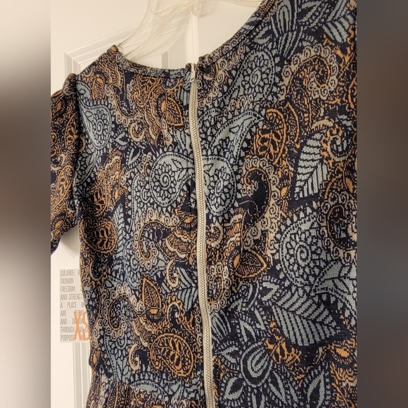 NWT Lularoe Amelia A-line Midi Dress in Beautiful Light Blue & Tan Print XS - Picture 3 of 9
